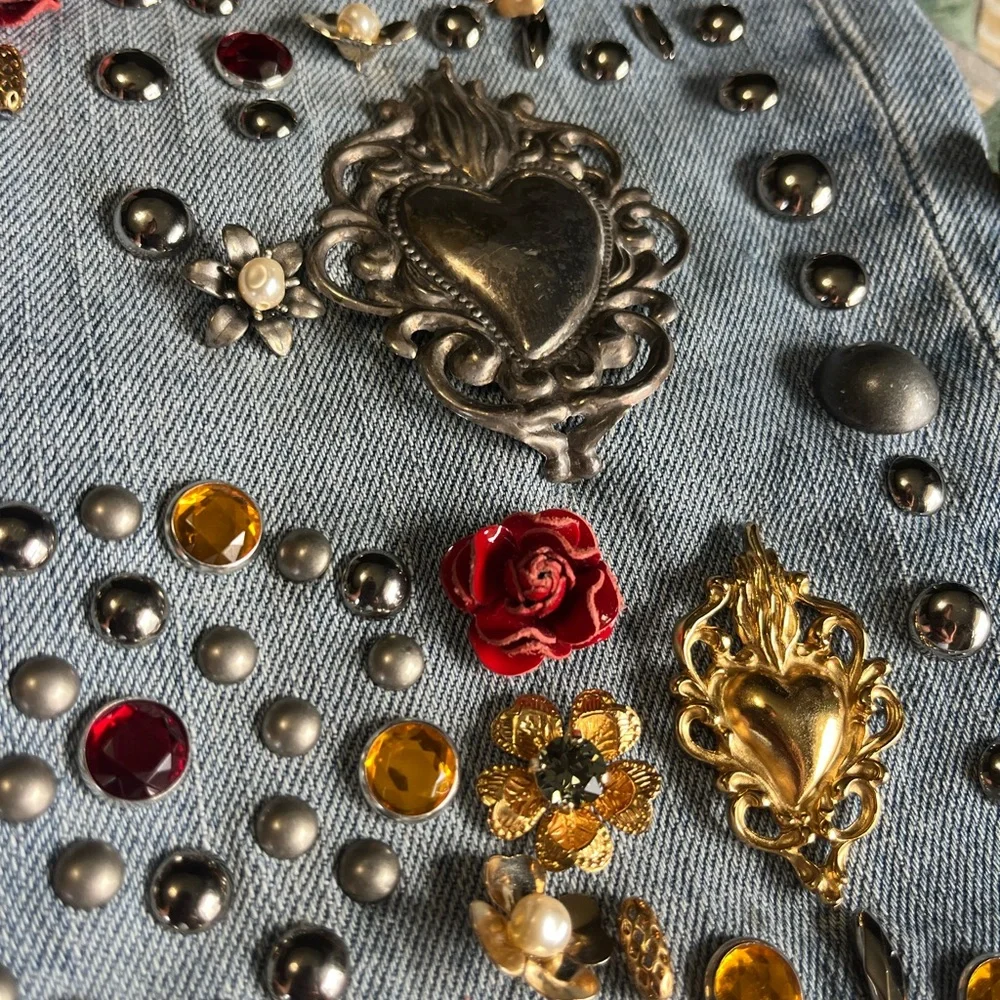 🤩 Dolce & Gabbana Crystal Roses Heart Embellished Jeans Authentic Sz 44 US 8/10 - Picture 4 of 16